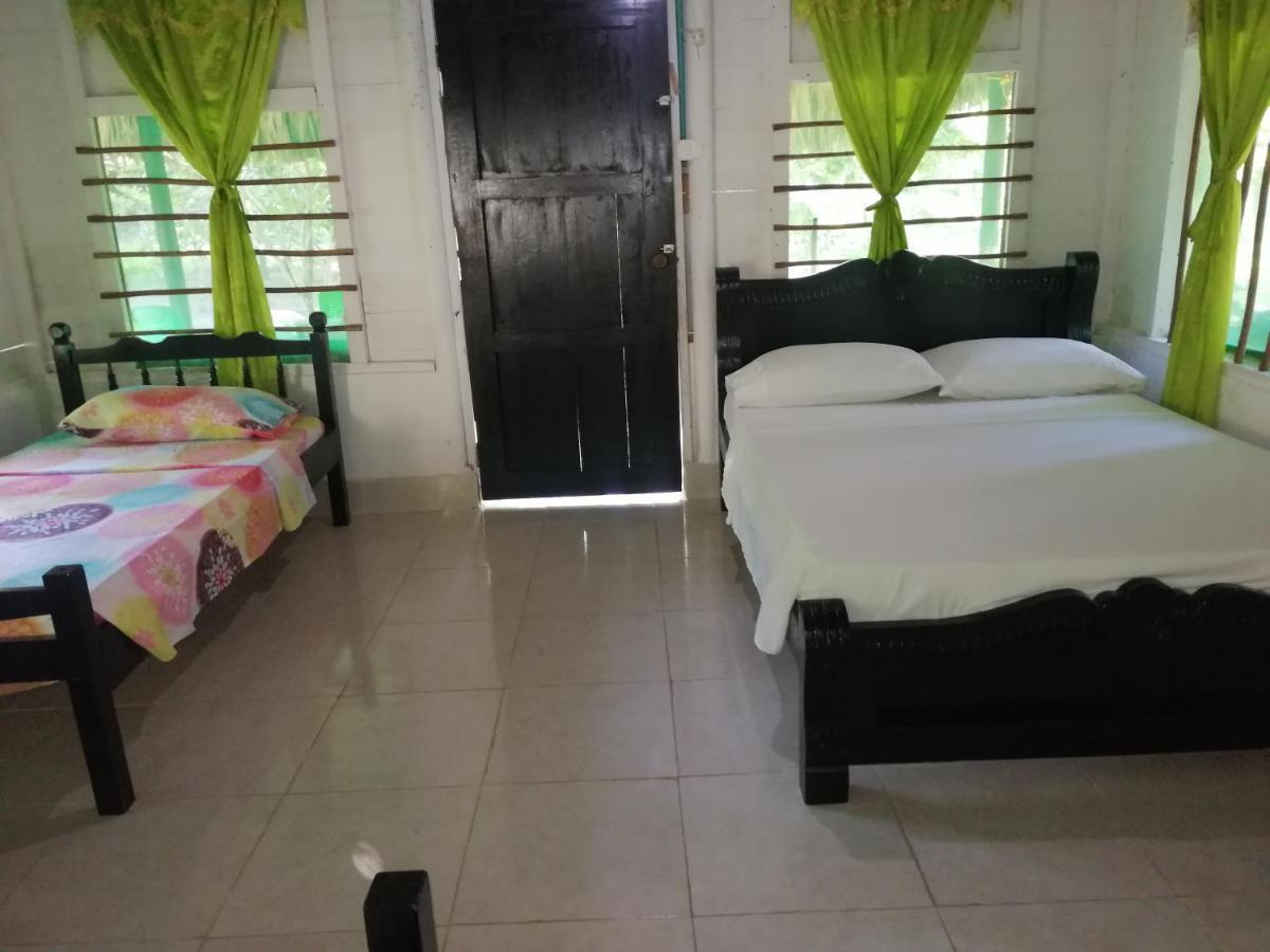 Eco Hostal Los Cocos Isla Grande  Exterior photo