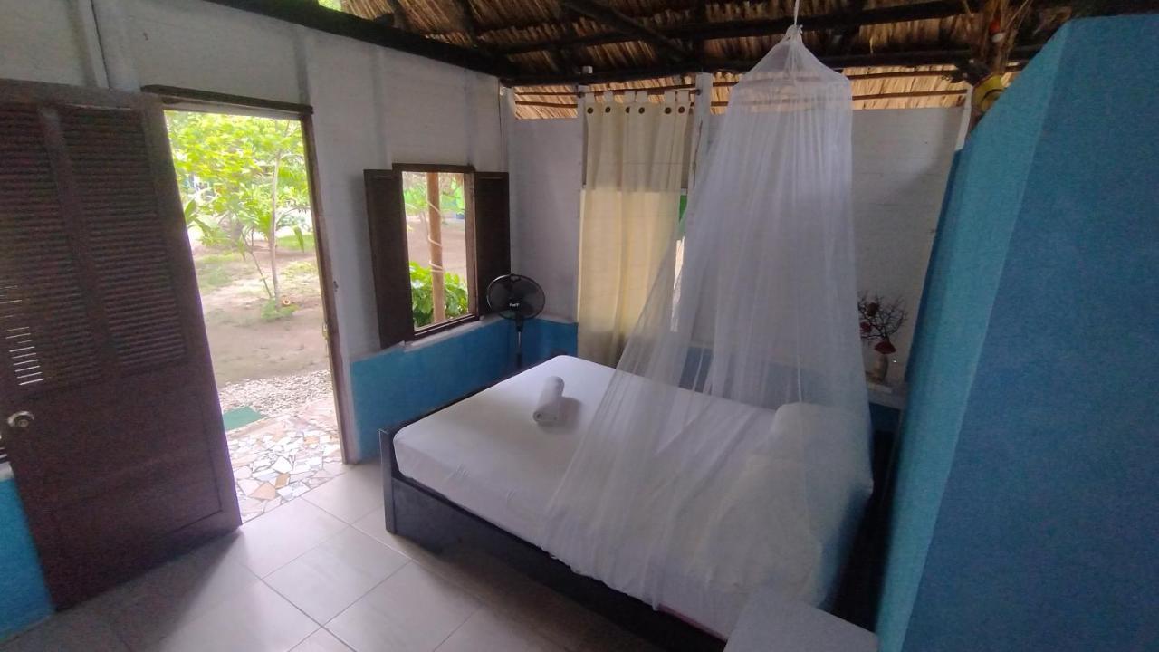 Eco Hostal Los Cocos Isla Grande  Exterior photo