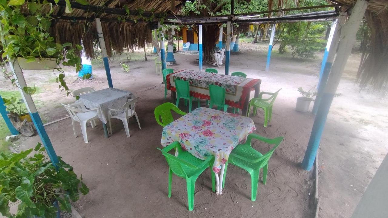 Eco Hostal Los Cocos Isla Grande  Exterior photo