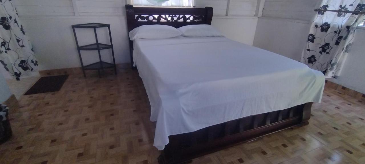 Eco Hostal Los Cocos Isla Grande  Exterior photo