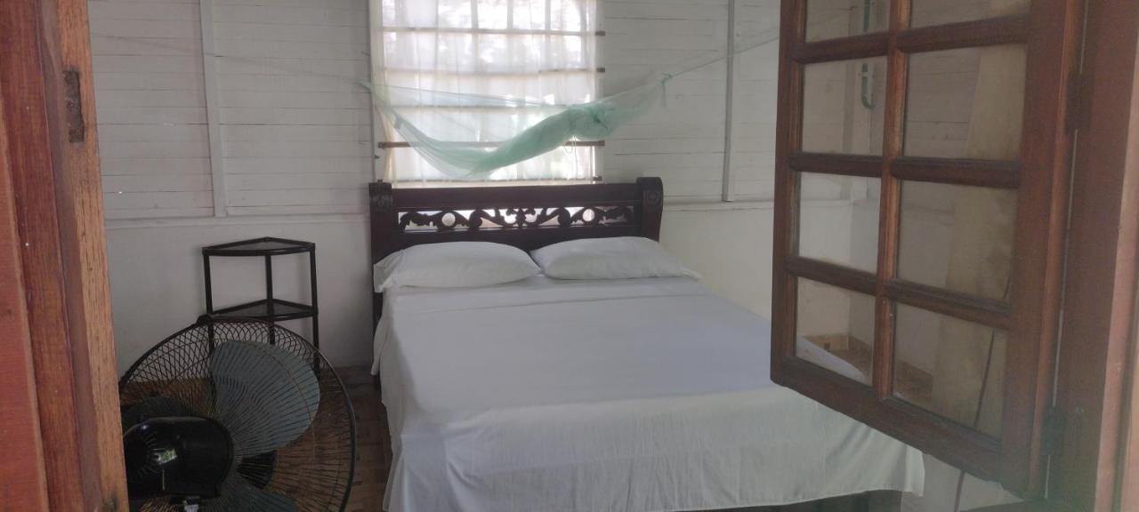 Eco Hostal Los Cocos Isla Grande  Exterior photo