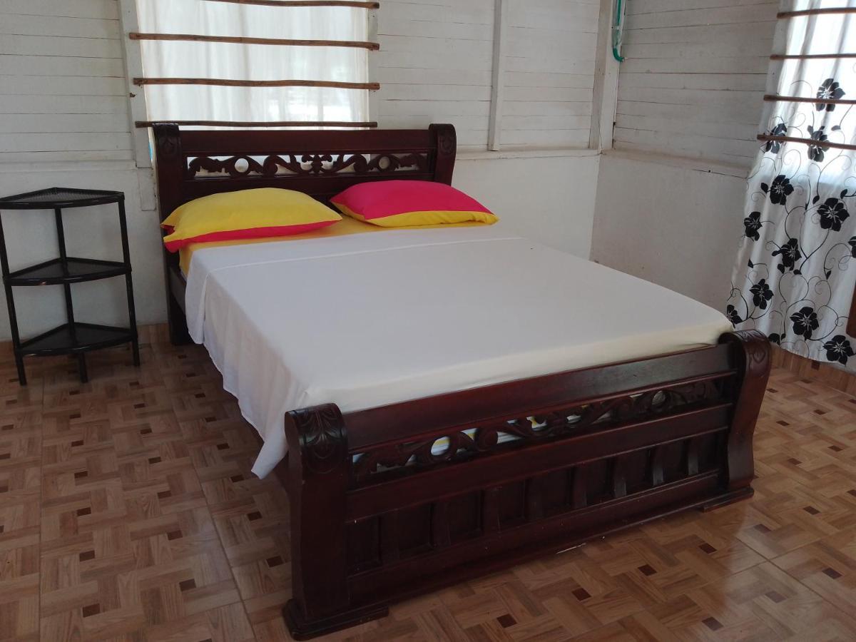 Eco Hostal Los Cocos Isla Grande  Exterior photo