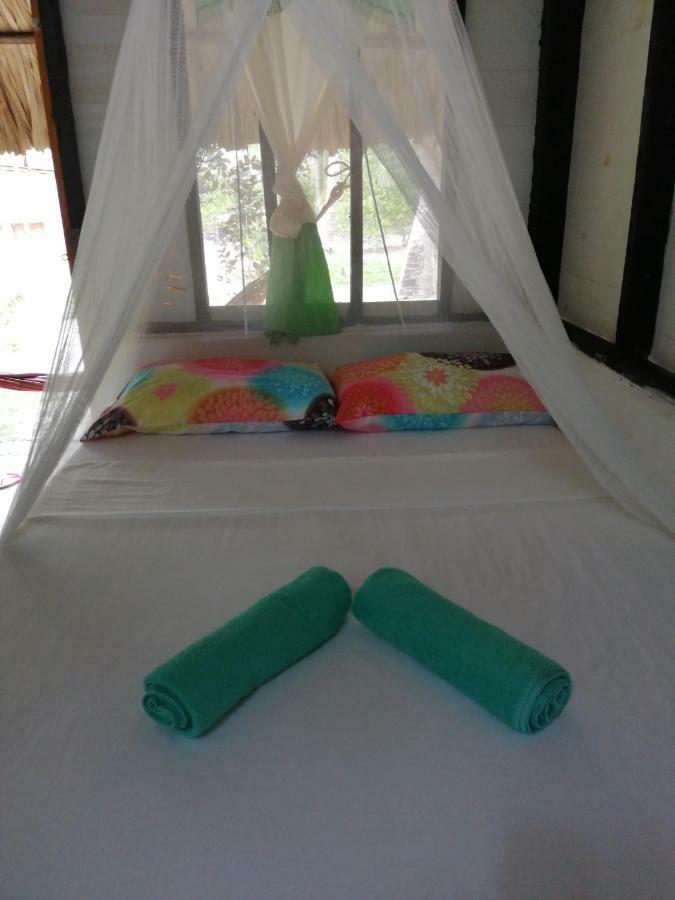 Eco Hostal Los Cocos Isla Grande  Exterior photo