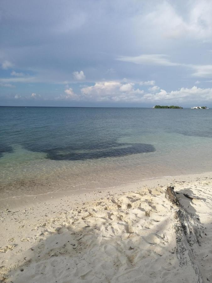 Eco Hostal Los Cocos Isla Grande  Exterior photo